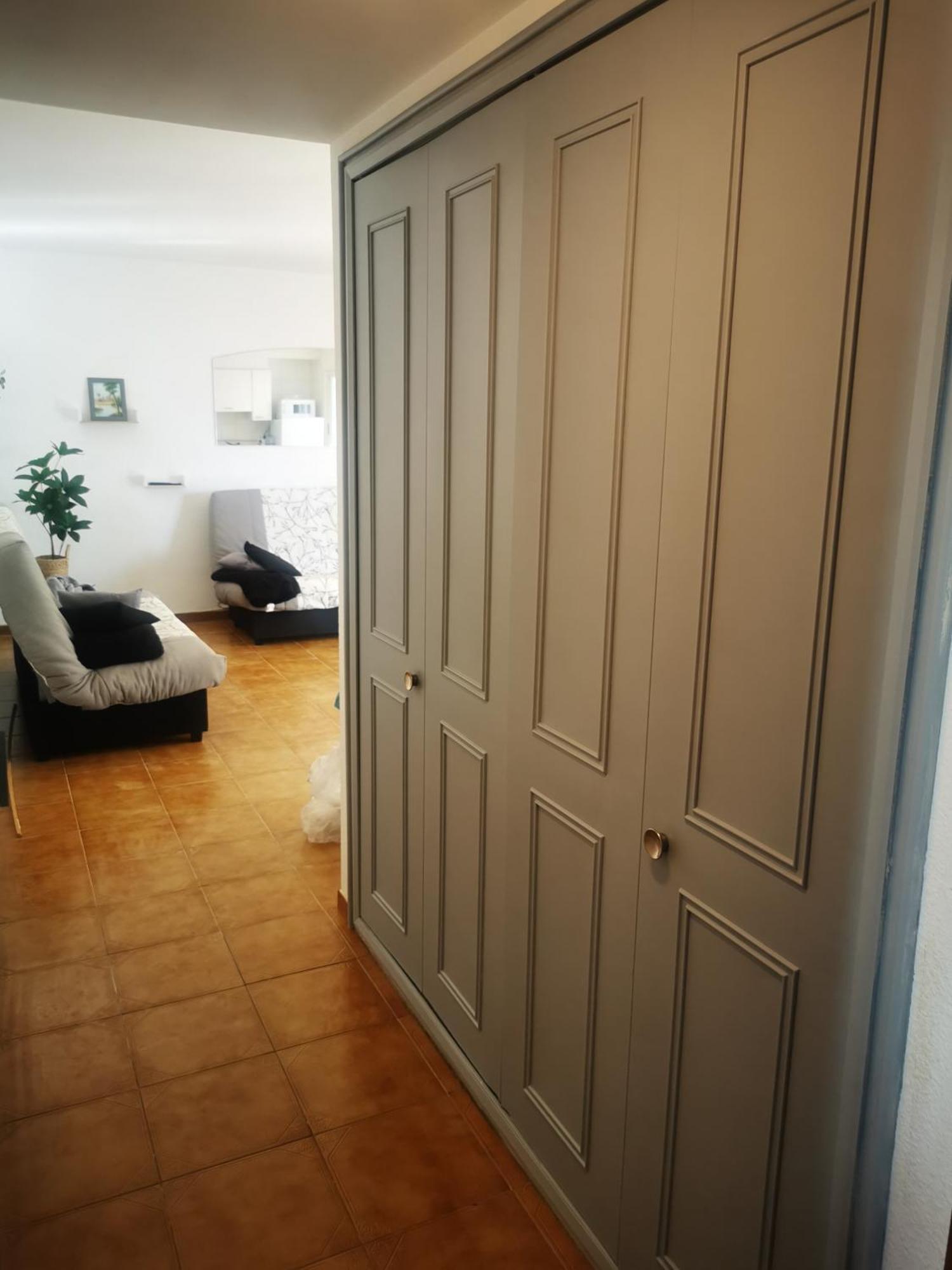 Spacieux Appartement Rose Front Mer Et Piscine Roses Kültér fotó